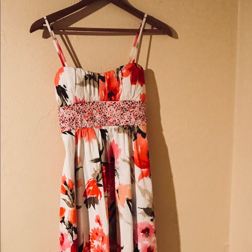 Gorgeous floral dress 🌺